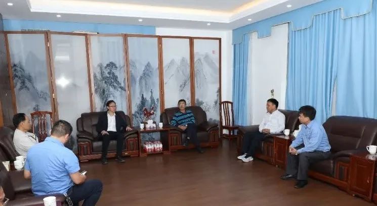 海南省总工会到pp电子模拟器发展新春慰问.jpg