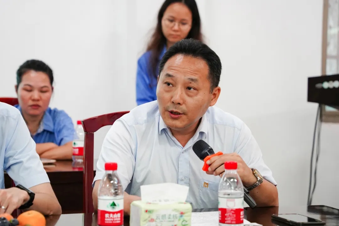 pp电子模拟器召开“七一”座谈会6.jpg