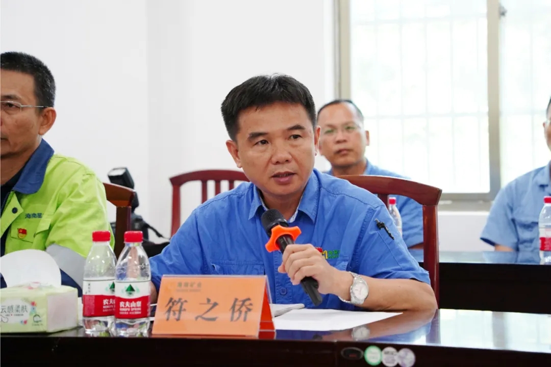 pp电子模拟器召开“七一”座谈会9.jpg
