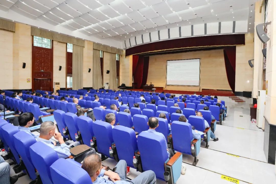 夯实安全出产根基 pp电子模拟器进行安全出产知识培训班