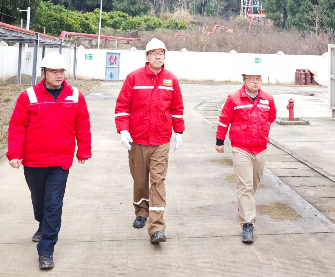 pp电子模拟器总裁滕磊赴洛克石油八角场慰问调研